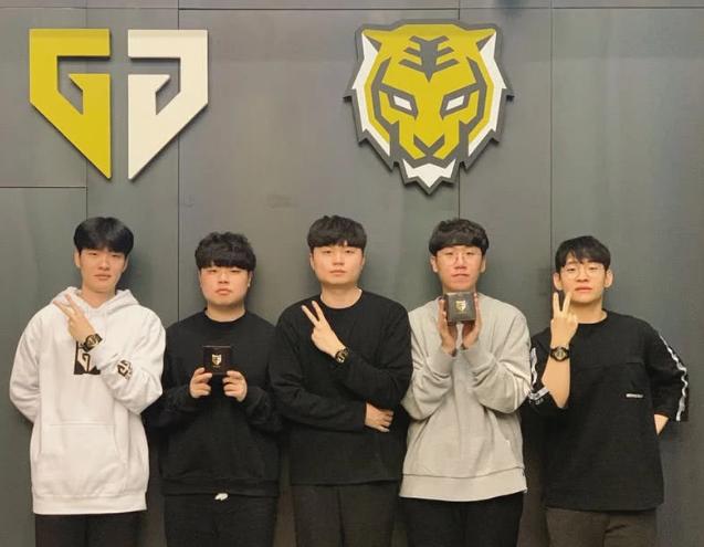 中场输出点 中场输出点