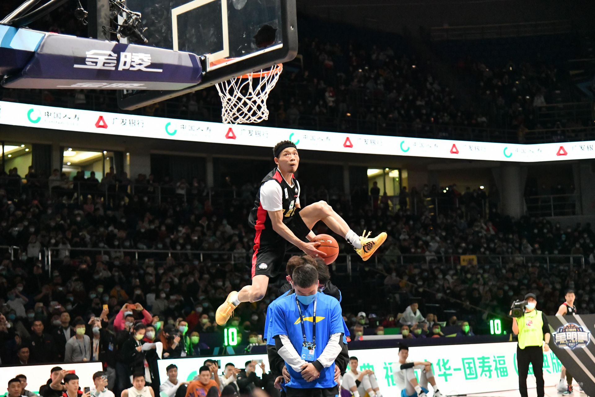 艺术提供了 艺术提供了